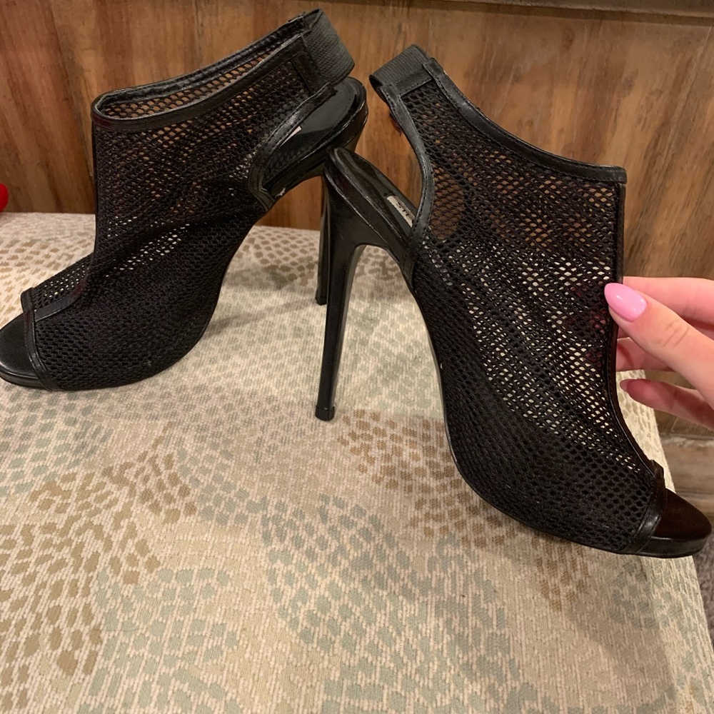 Steve Madden mesh front heels